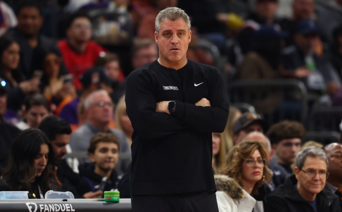 Knicks, Wolves'un yard�mc� ko�u Micah Nori ile g�r���yor