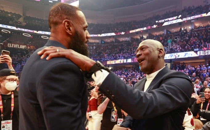 Jordan: 'LeBron James her d�nemde oynar'