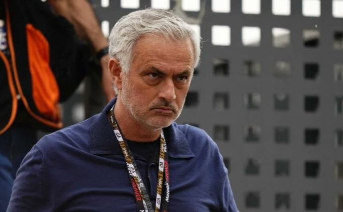 Jose Mourinho, futbolcular�n� ge�ti: 8. kart!