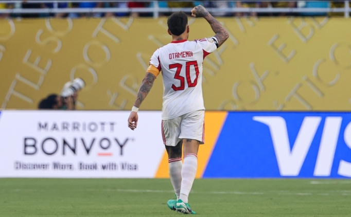 Benfica'da Otamendi ile 1 y�l daha