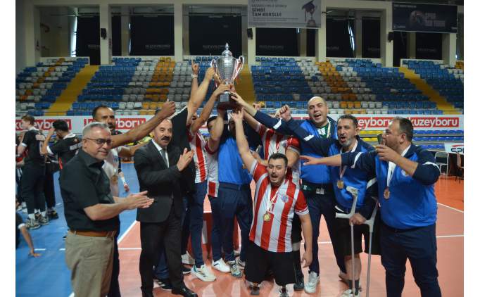 Oturarak Voleybol 1'inci Lig �ampiyonu Kahramanmara� oldu
