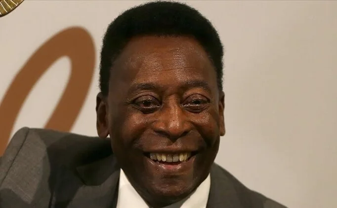 Futbolun efsane ismi Pele, vefat�n�n ���nc� y�l�nda an�l�yor