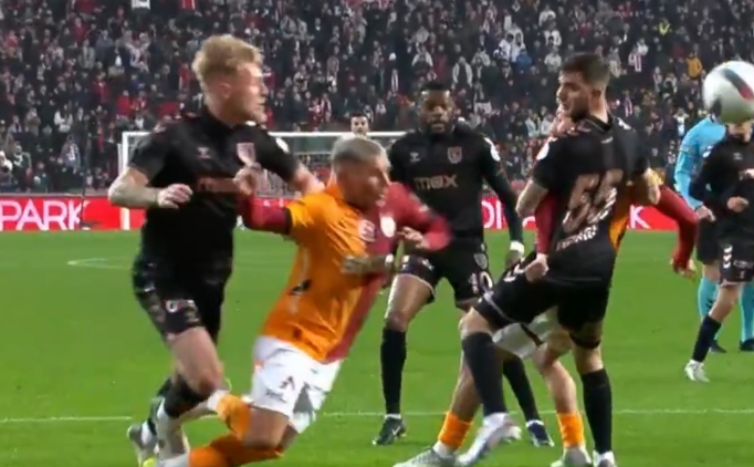 Galatasaray'da penalt� itiraz�!