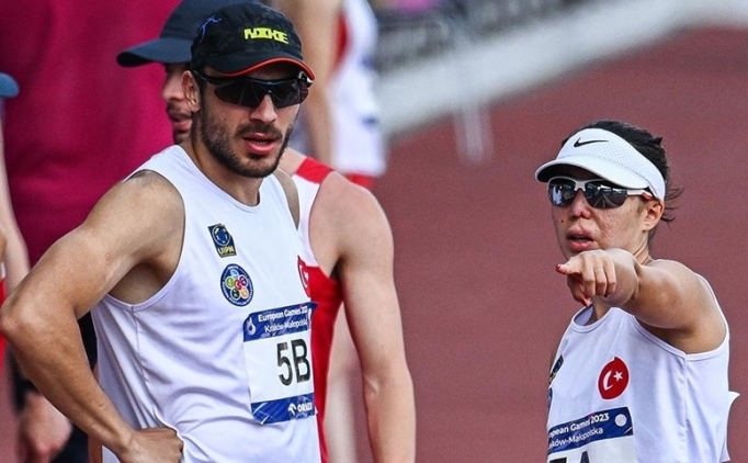 Pentatlonda gurur: 17 ya� alt� kad�n bayrak tak�m� Avrupa ���nc�s�!