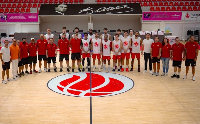 Petkimspor tam kadro parkeye indi!