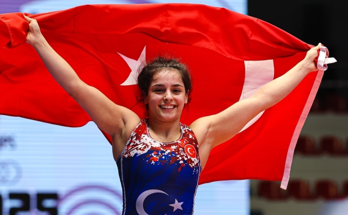 23 Ya� Alt� Kad�n G�re� Milli Tak�m�, Avrupa �ampiyonu!