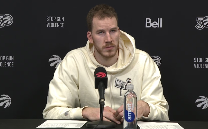 Raptors, Jakob Poeltl' takas etmek istemiyor