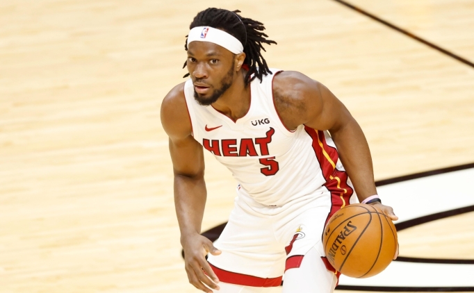 Heat, Precious Achiuwa ile yeniden anla�ma g�r��melerinde