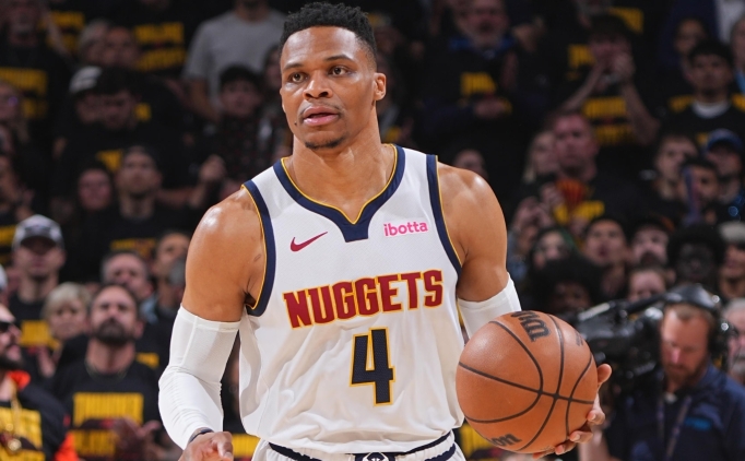 Kings, Westbrook giri�imlerini s�rd�r�yor; Monk pazarl�k d���