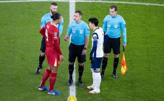 �ngiltere'de bir ilk! VAR karar� canl� a��kland�!