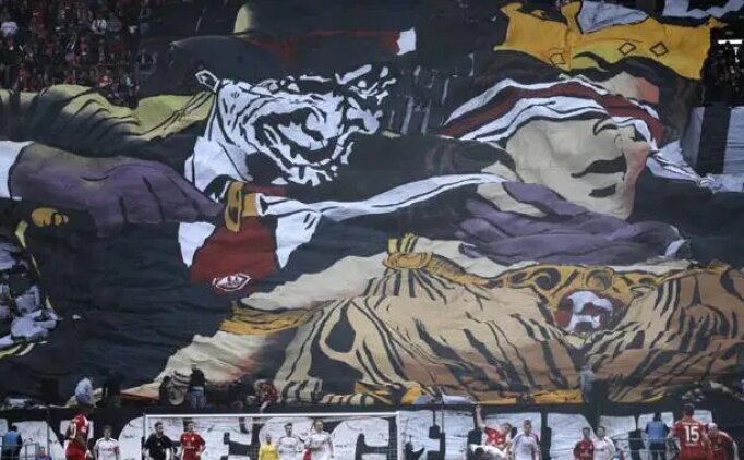 Almanya'da K�ln taraftarlar�n�n b��akl� koreografisi tepki �ekti