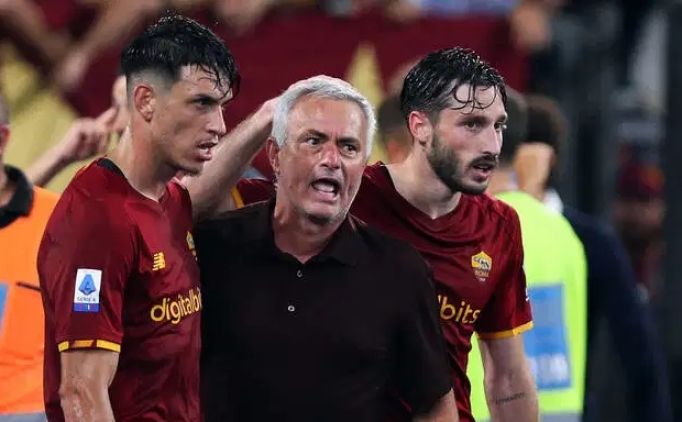 'Mourinho bana sakatl�k numaras� yap dedi'