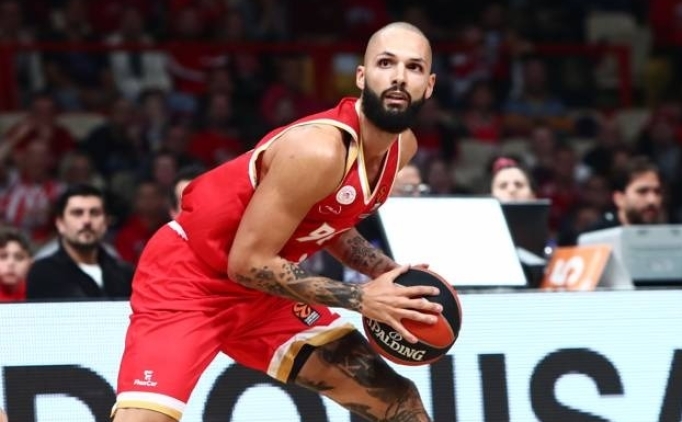 Olympiakos, kran krana mata Baskonia'y uzatmada geti