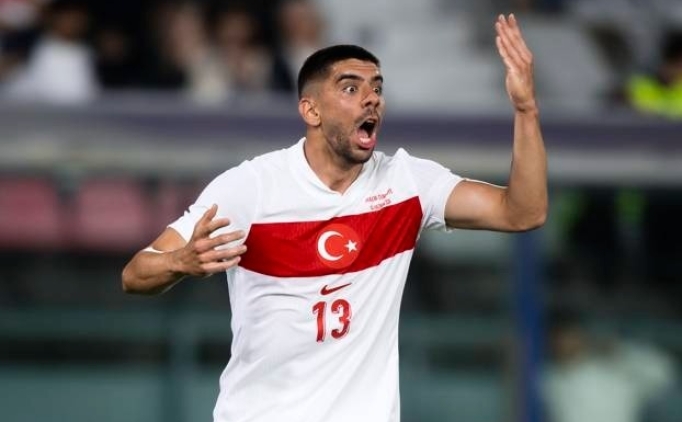 Fenerbahe'den Cenk zkacar hamlesi; Alternatif aray!