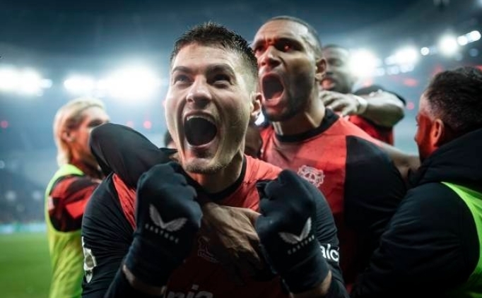 Bayer Leverkusen kupada turu uzatmada ald�