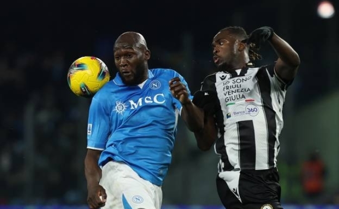 Napoli'den s�rpriz kay�p