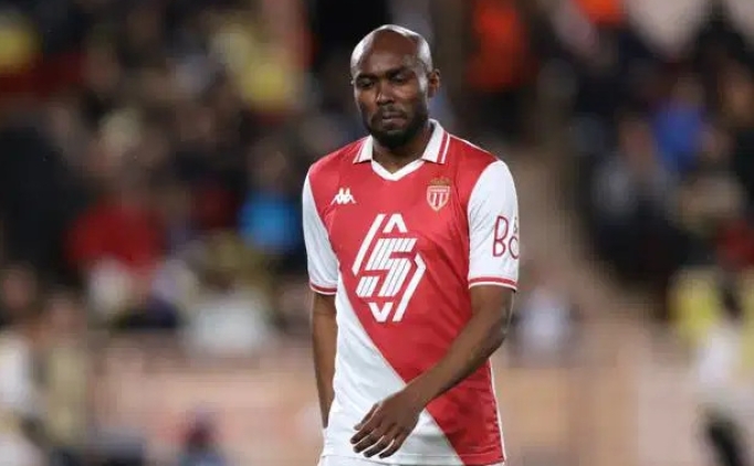 Adi H�tter: 'Musrati'nin k�rm�z� kart�, a��r bir karard�'