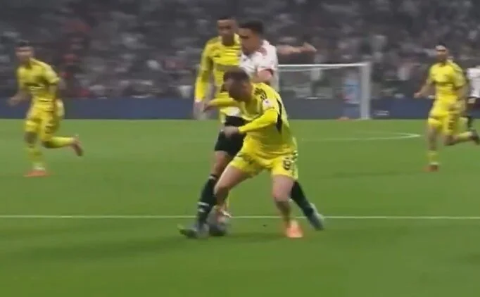 Fenerbah�e'de penalt� itirazlar�!