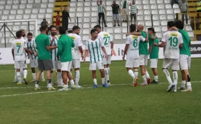 Bursaspor, Ku�adas� deplasman�nda