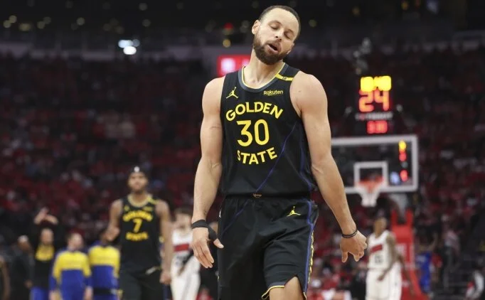 Curry: 'NBA oyuncular yeterince kazanmyor, sebebi ortaklk kurallarnda gizli'