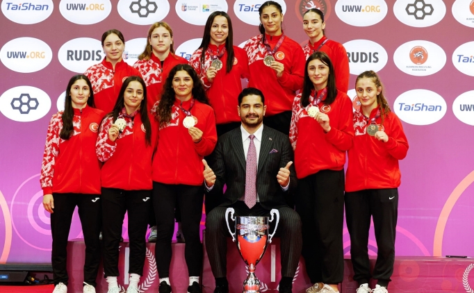 Taha Akg�l: 'Kad�n g�re��ilerimiz madalyalara ambargo koydular'