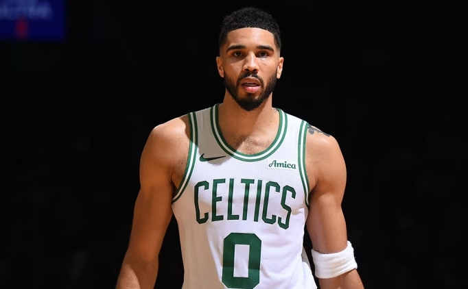 Jayson Tatum a�il tendonundan ameliyat oldu