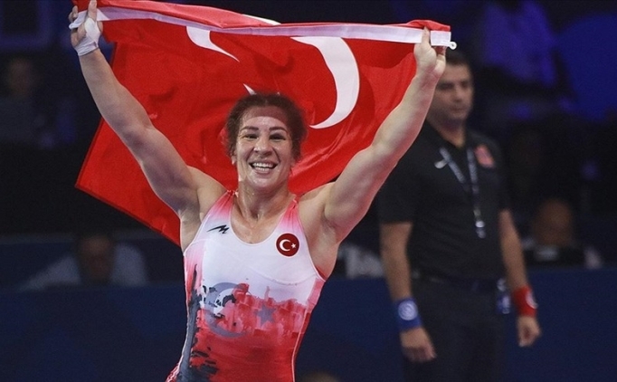 Yasemin Adar Yi�it'ten mindere veda!