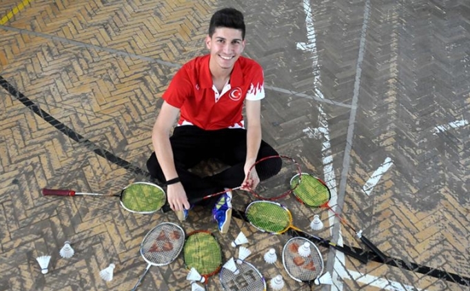 Para badmintoncu Sedat Tmkaya, Msr'da bronz madalya ald