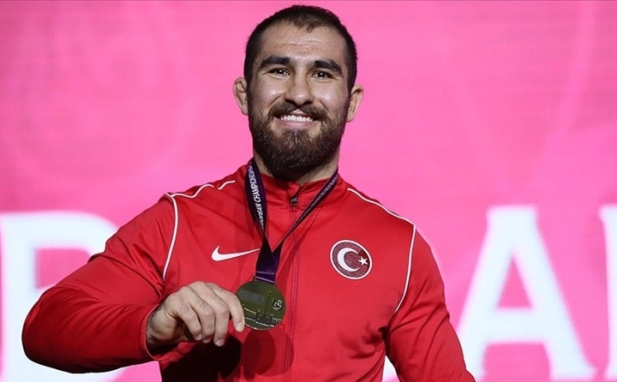 Feyzullah Akt�rk, bronz i�in mindere ��kacak