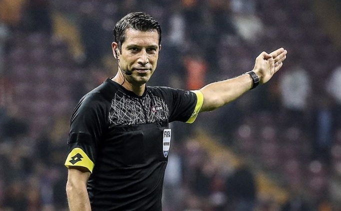 Ali Palab�y�k: 'T�rk futbolunun, o koltukta oturanlar i�in �ok kolay y�netilece�ini d���nm�yorum.'