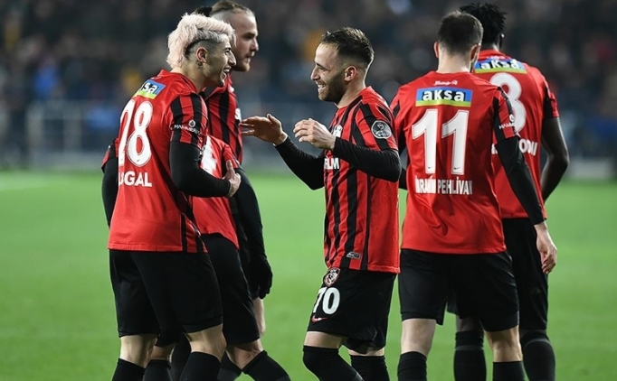 Gaziantep FK'nin �al��t��� teknik direkt�rler s�zle�me sonunu g�remiyor