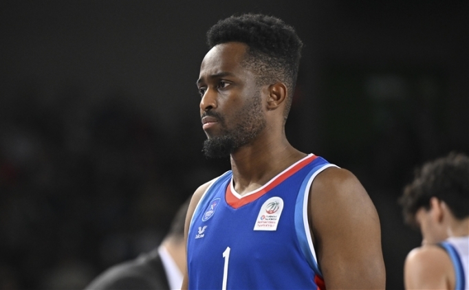 Anadolu Efes'te Beaubois sakatland�!