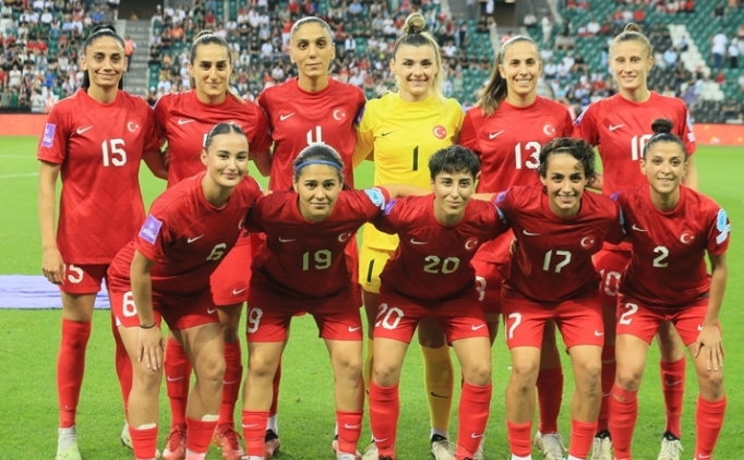 A Milli Kad�n Futbol Tak�m�'n�n aday kadrosu a��kland�