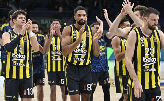 Fenerbah�e basketbolda zirveyi �ekiyor!