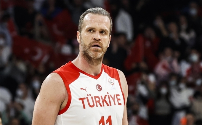 O�uz Sava�, aktif basketbol kariyerini noktalad�