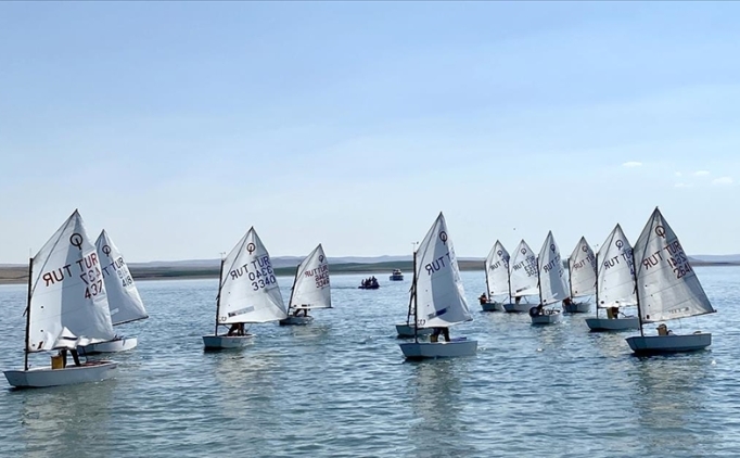 Tekirda�'da Ulusal Egemenlik ve �ocuk Bayram� Kupas� Yelken Yar��lar� yap�ld�