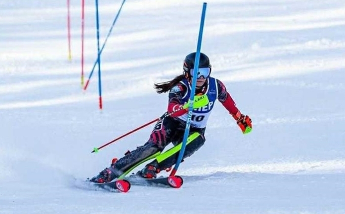 Milli kayak Ceren Reyhan Yldrm, Yunanistan'da ampiyon oldu