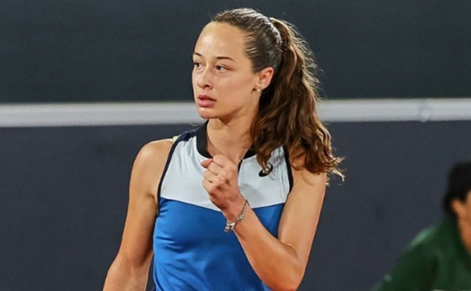 Zeynep Snmez, Fransa Ak'a ilk turda veda etti