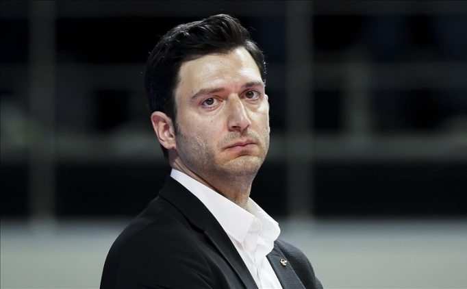Ferhat Akba�, Japonya Kad�n Milli Voleybol Tak�m�'n�n ba�antren�r� oldu