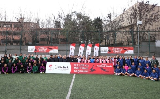 Hatay'da 15 ve 17 Ya� Alt� K�z Milli Futbol Tak�m� Se�meleri yap�ld�