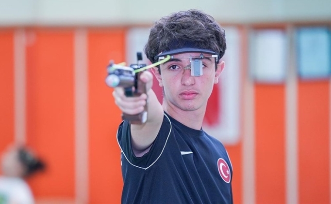 18 Ya� Alt� Plak At��lar� �ampiyonas�'nda Avrupa 2'ncili�i milli at�c�lar�m�z�n oldu