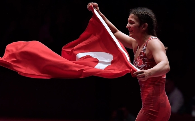 D�nya G�re� �ampiyonas�'nda Nesrin Ba�'tan alt�n madalya!