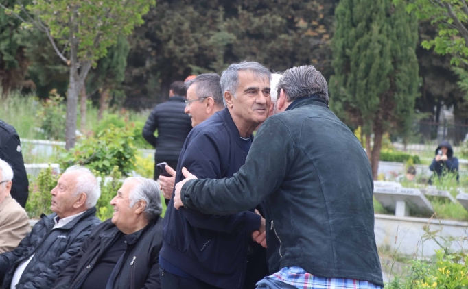 Trabzonspor Onursal Ba�kan� Mehmet Ali Y�lmaz kabri ba��nda an�ld�