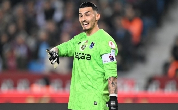 U�urcan �ak�r imzay� at�yor!