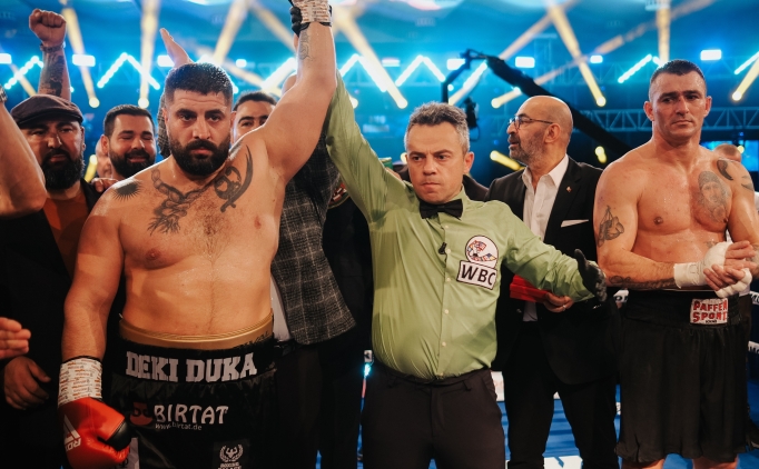Umut Camk�ran, WBC A��r S�klet Asya Kemeri ma��nda galip!