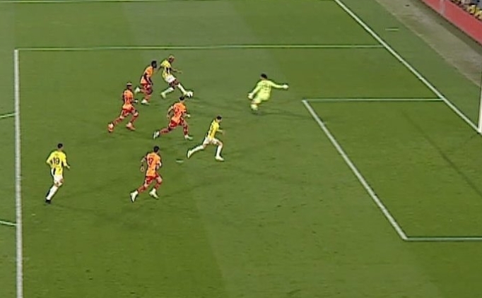 Kad�k�y'de iki dakikal�k VAR incelemesi!