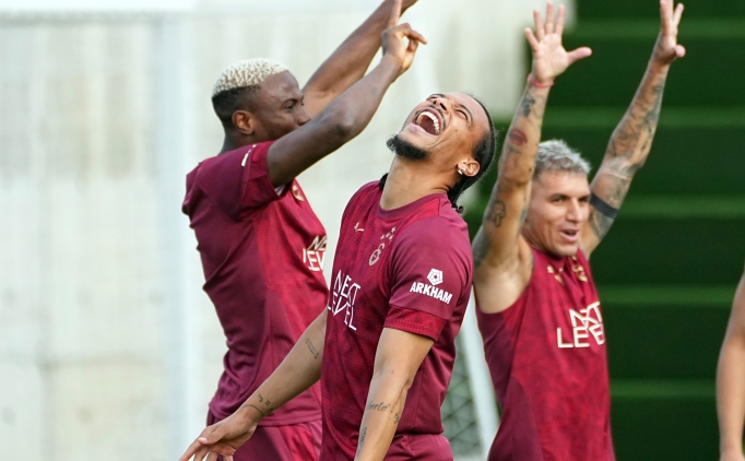 Victor Osimhen, ilk antrenman�na ��kt�