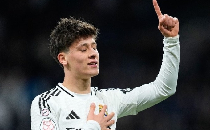 Xabi Alonso'ya kar��l�k Arda G�ler!