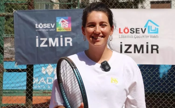Milli tenis�i �pek Soylu'dan takdir edilesi davran��