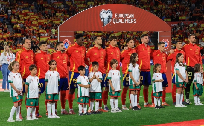 spanyollar motive: 'Bu gece parti var!'